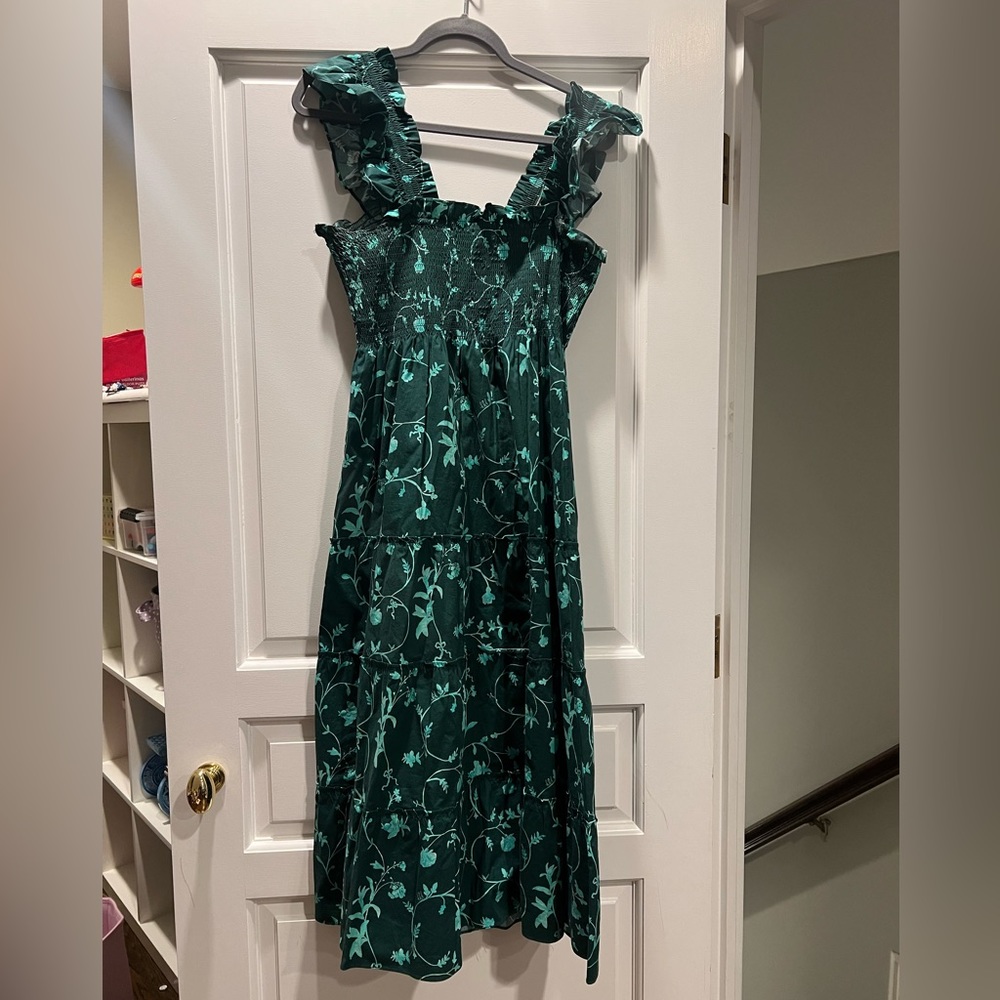 Hill House Ellie Nap Dress. Size M. Green, floral pattern.